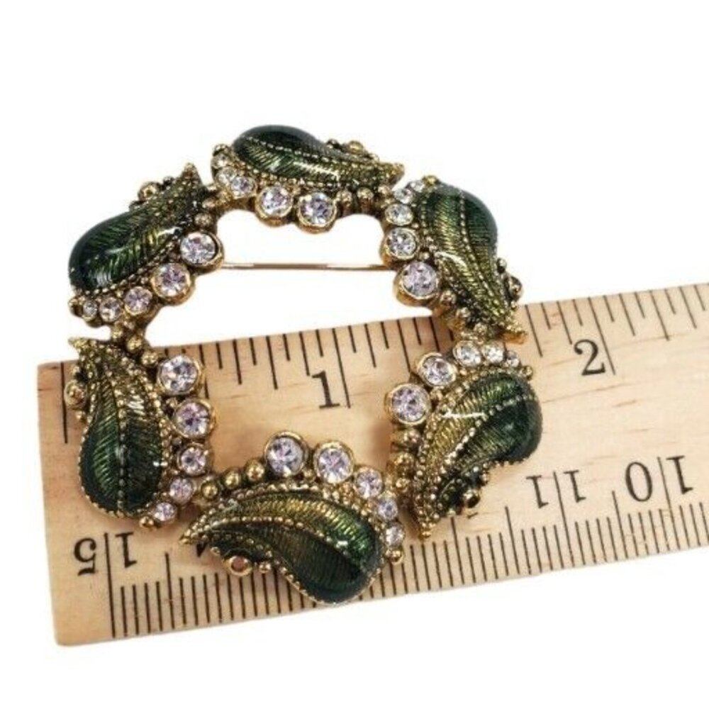 Vintage Monet Green Wreath Brooch Rhinestone Enamel Paisley Circle Gold Tone - Picture 9 of 9